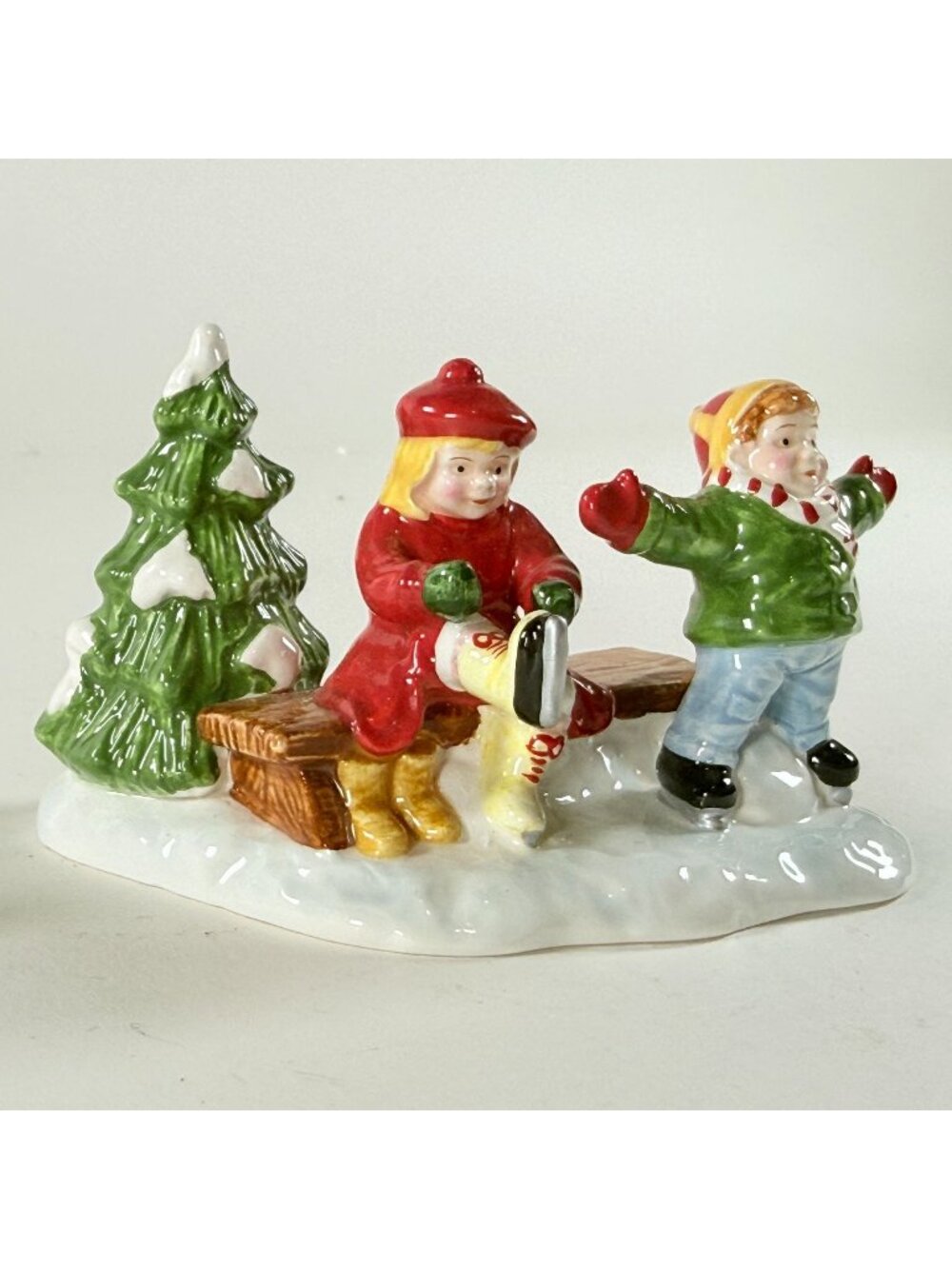 Vintage 1990's Dept 56 Snow Village Skaters & Skiers Set Of 3  54755-5 W/ Box